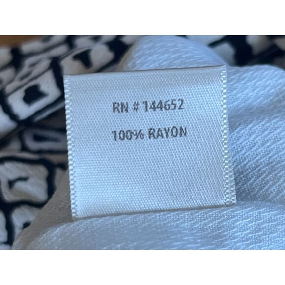 STONE COLD FOX Black White Pattern V Neck Romper Shorts Top Women's Size XS - Picture 4 of 11